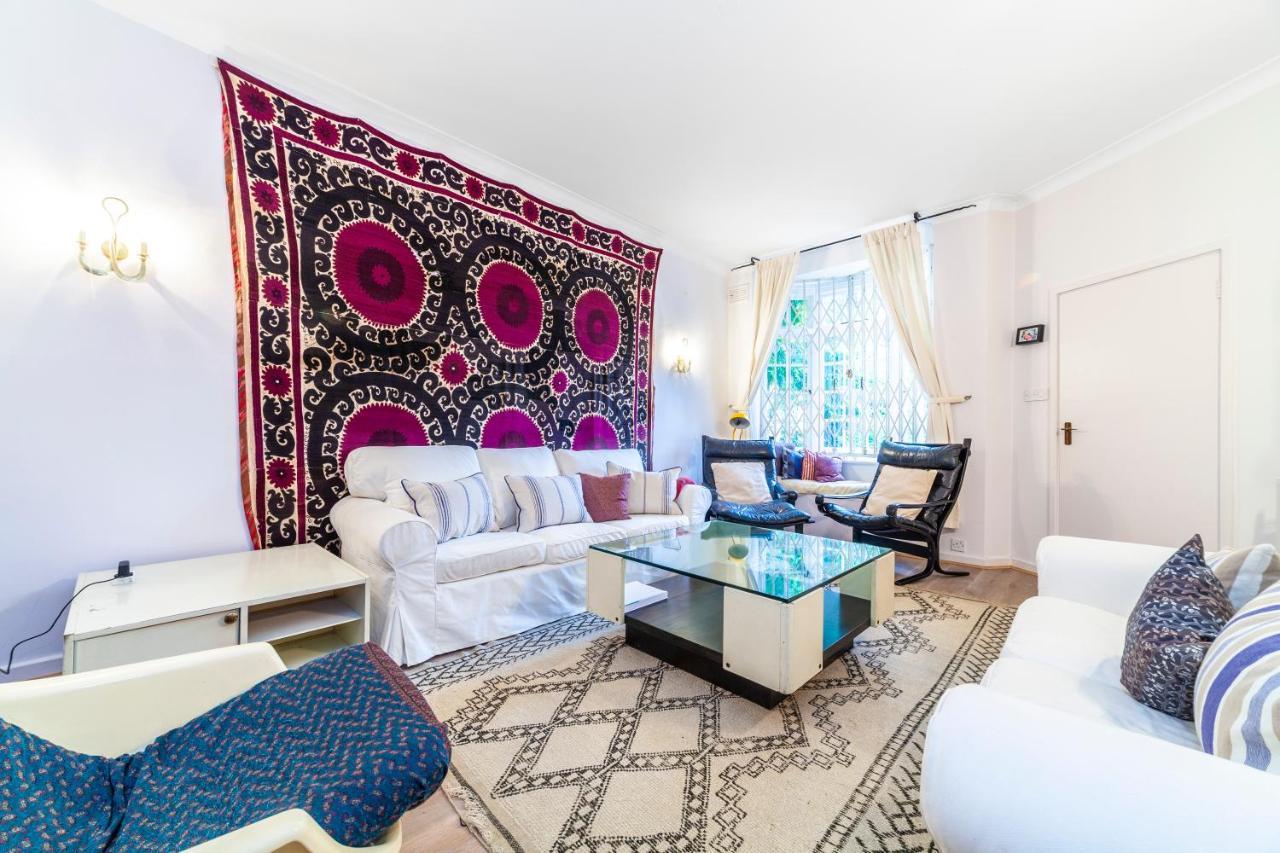 Kynance Mews Rustic And Unique Three Bedroom Mews House With A Private Courtyard London Ngoại thất bức ảnh