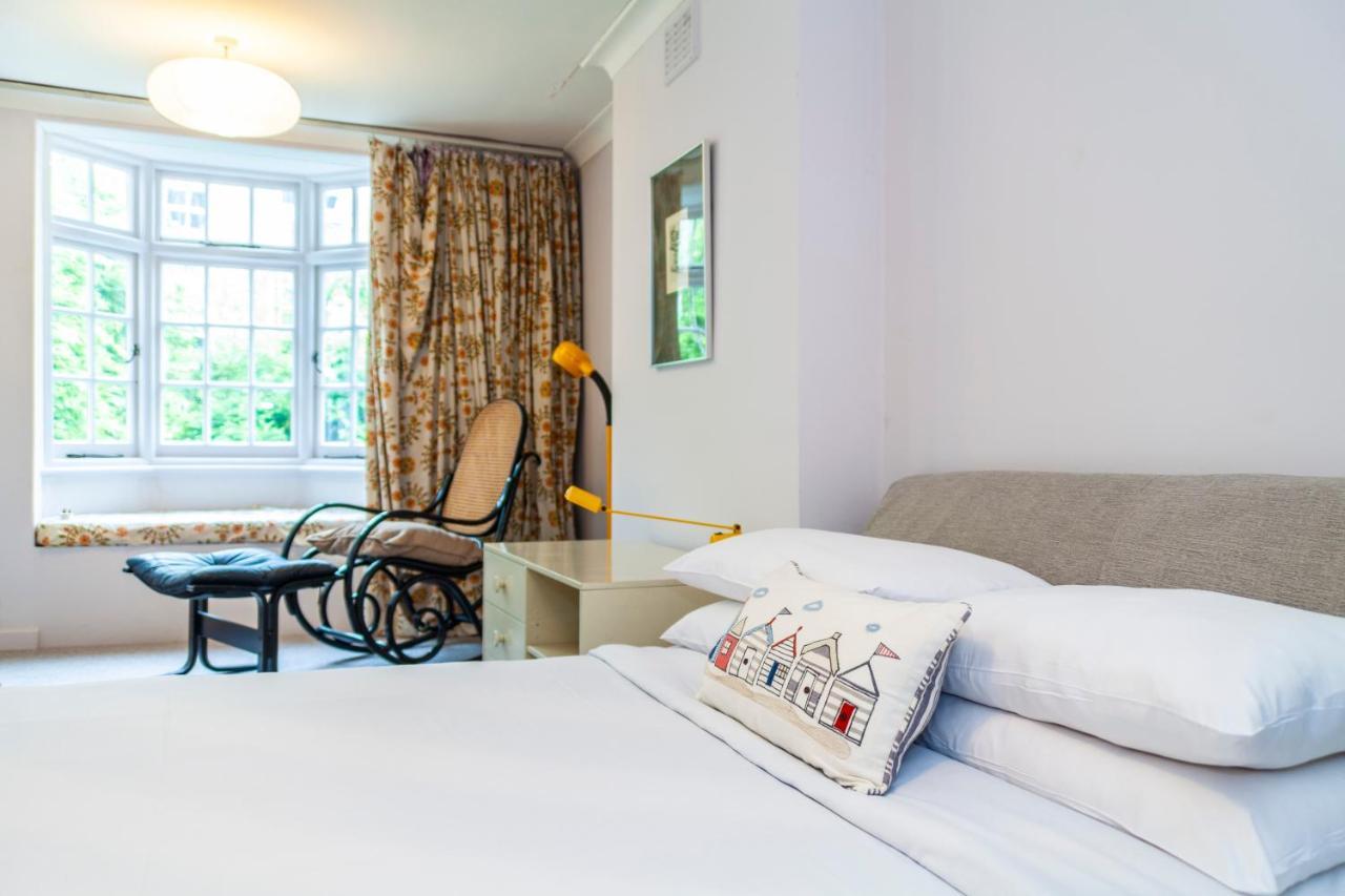 Kynance Mews Rustic And Unique Three Bedroom Mews House With A Private Courtyard London Ngoại thất bức ảnh